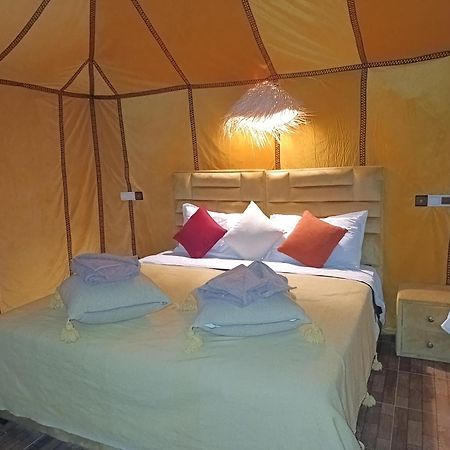 מרזאוגה Akabar Luxury Desert Camp מראה חיצוני תמונה
