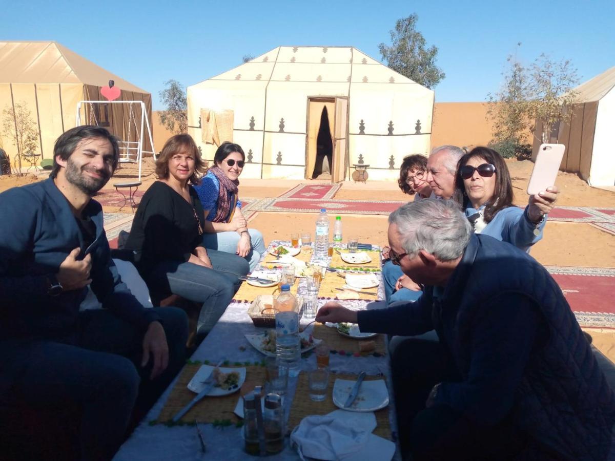 מרזאוגה Akabar Luxury Desert Camp מראה חיצוני תמונה