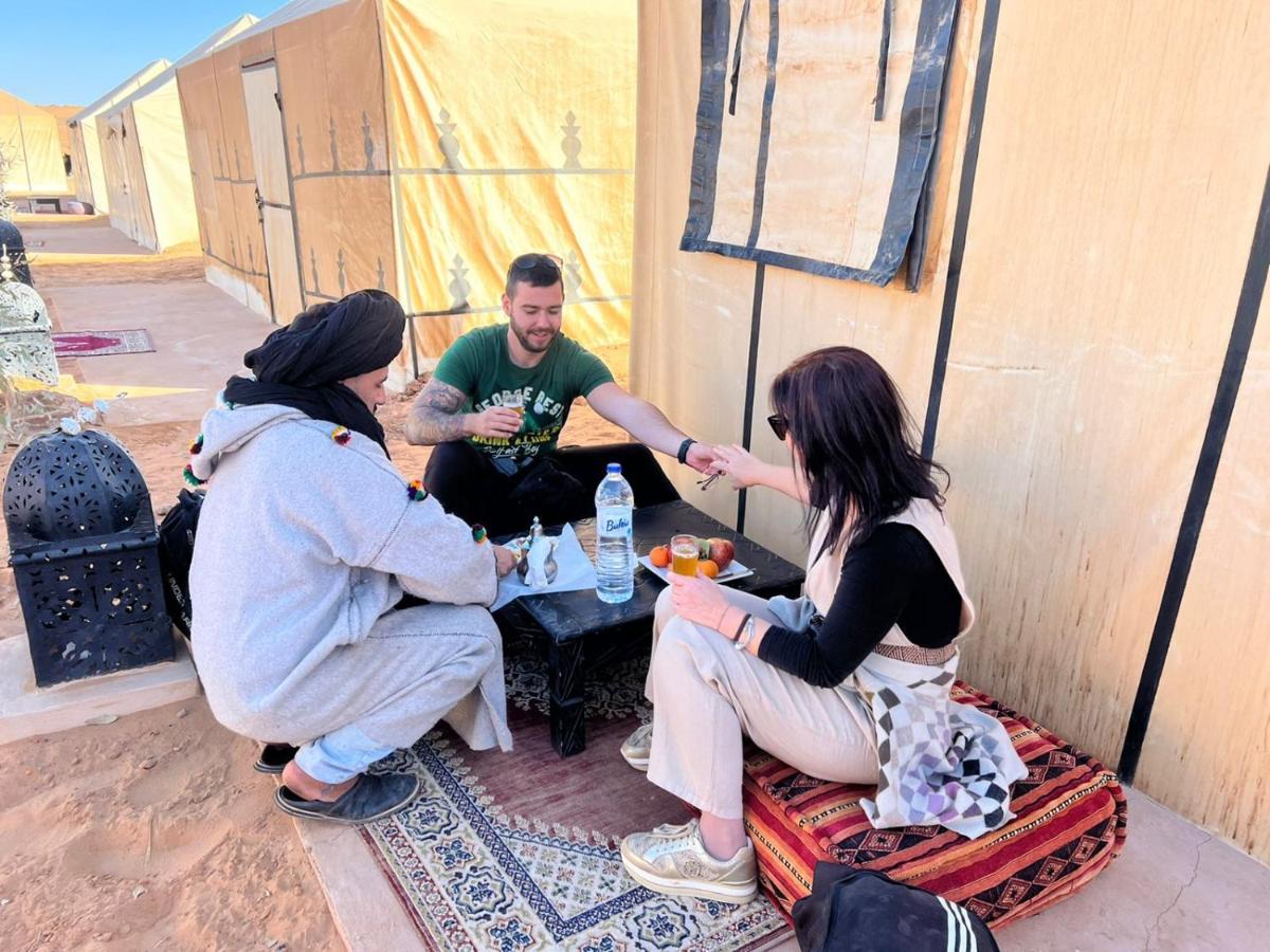 מרזאוגה Akabar Luxury Desert Camp מראה חיצוני תמונה