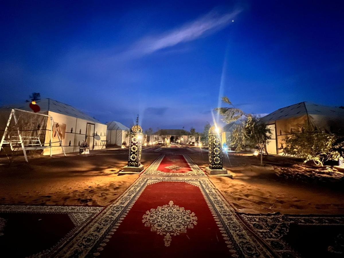 מרזאוגה Akabar Luxury Desert Camp מראה חיצוני תמונה