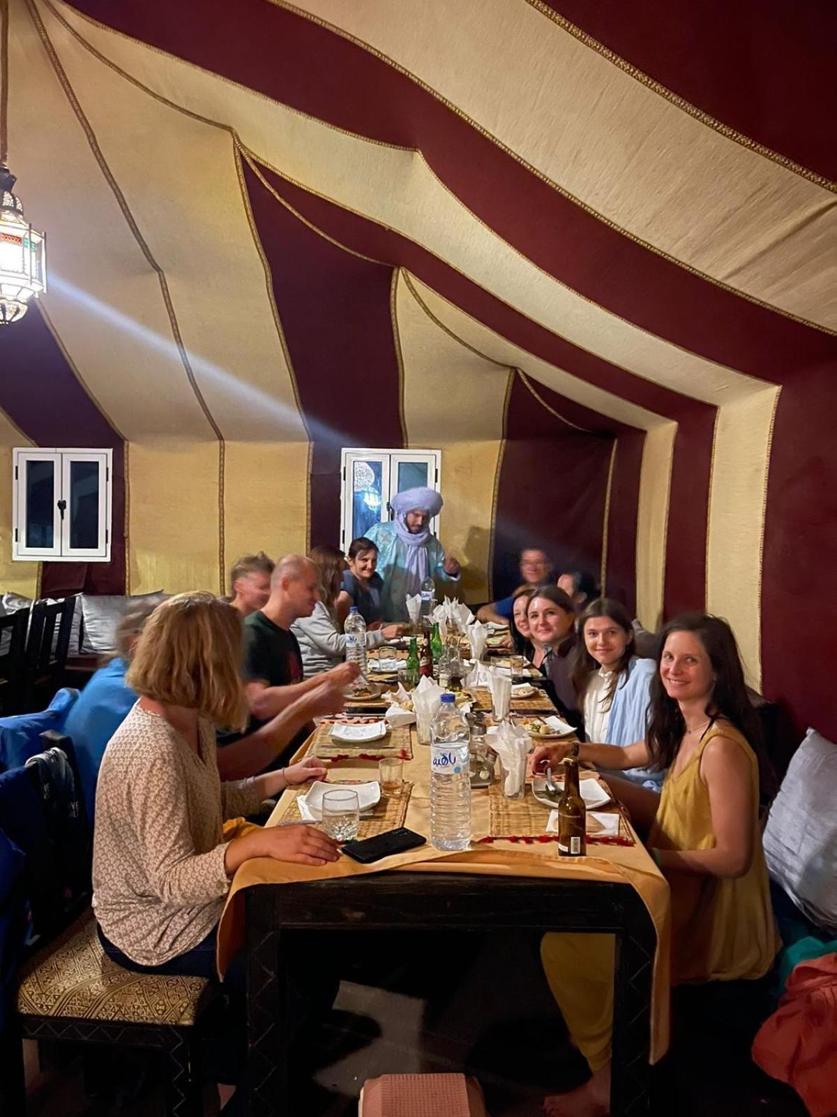 מרזאוגה Akabar Luxury Desert Camp מראה חיצוני תמונה