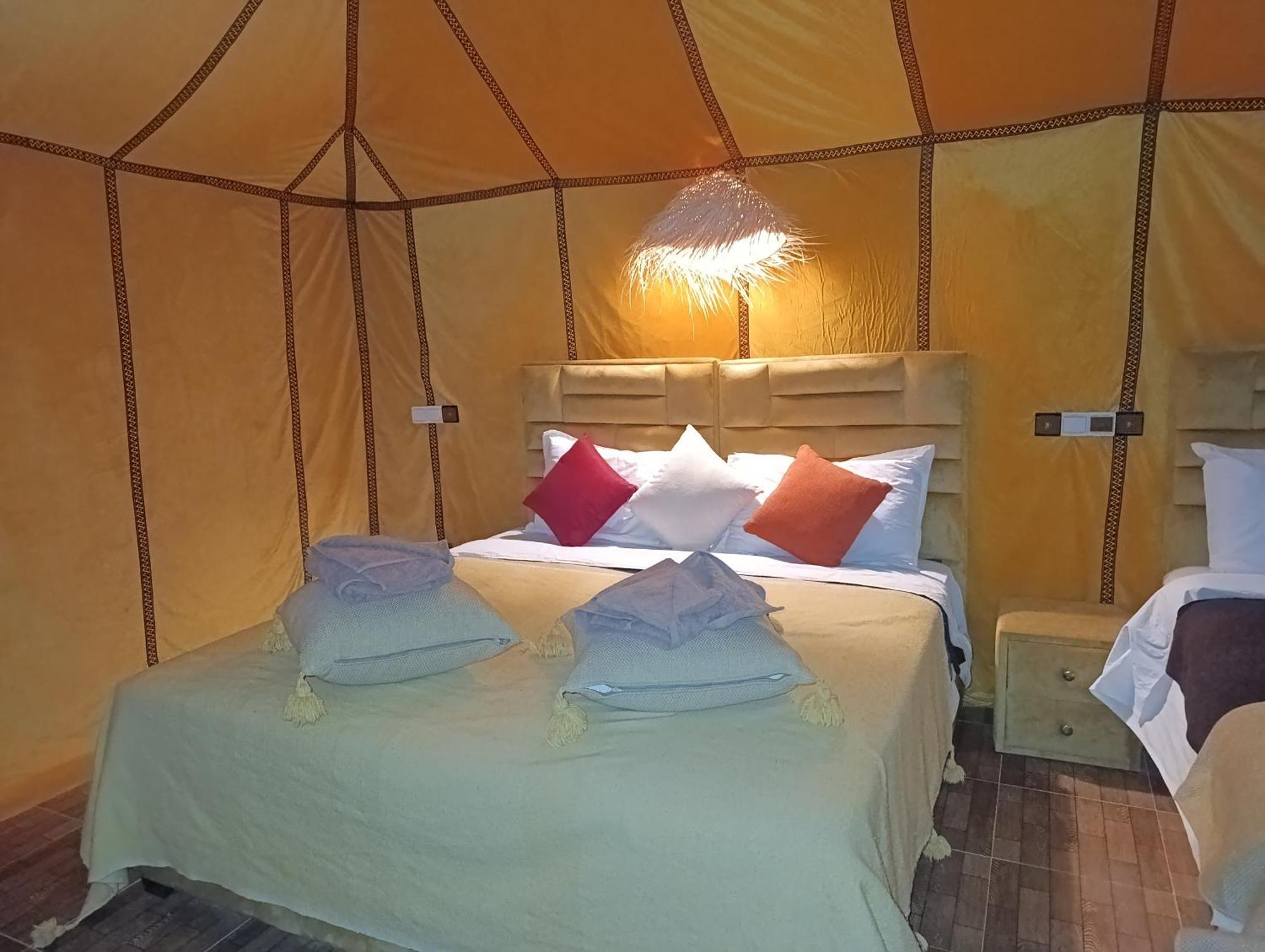 מרזאוגה Akabar Luxury Desert Camp מראה חיצוני תמונה